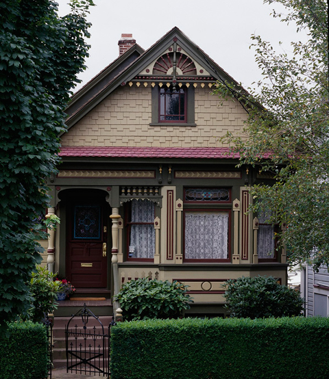 THE MAIN ELEMENTS OF THE QUEEN ANNE VICTORIAN HOME STYLE - Arrow Hill ...