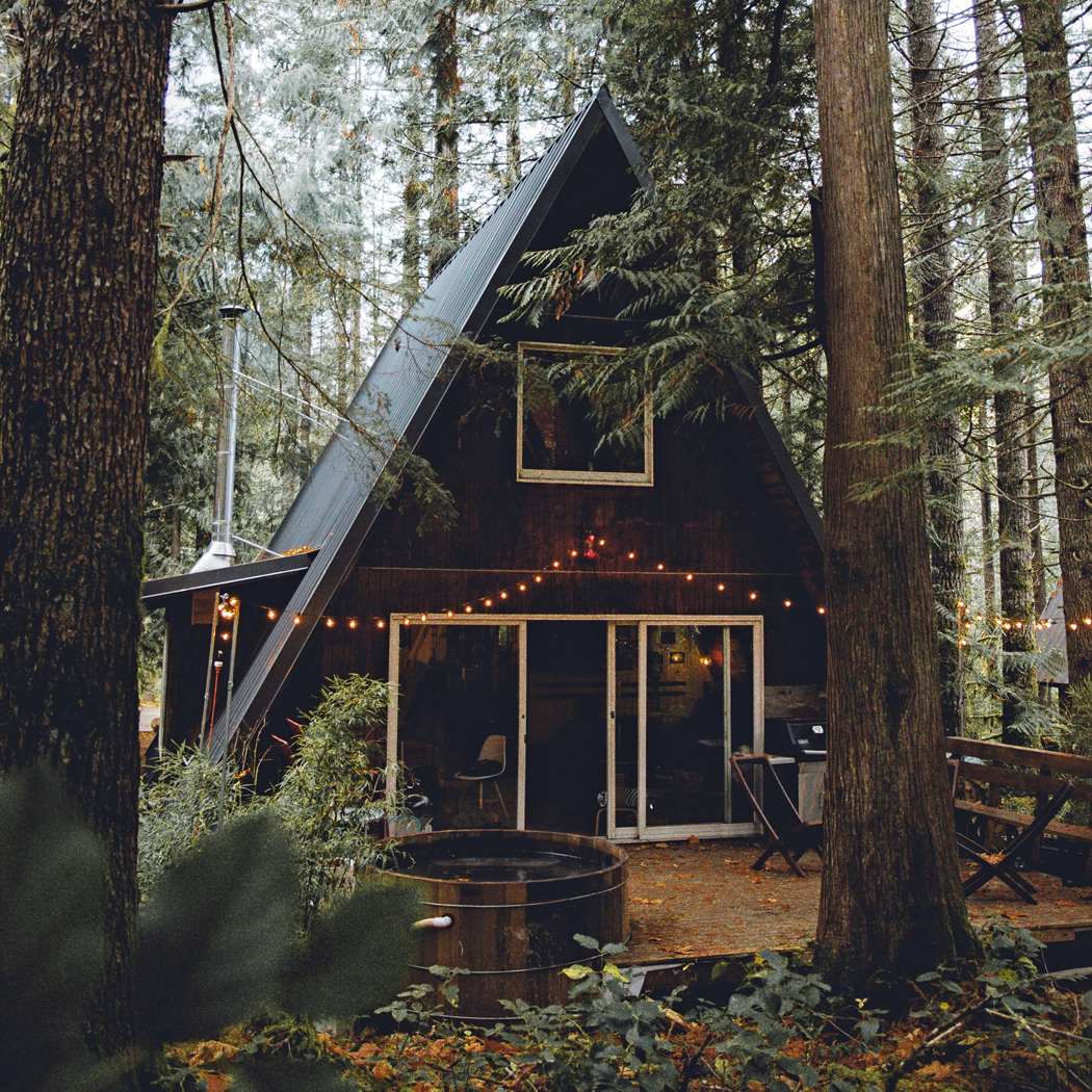 THE MAIN ELEMENTS OF THE A-FRAME HOME STYLE - Arrow Hill Cottage